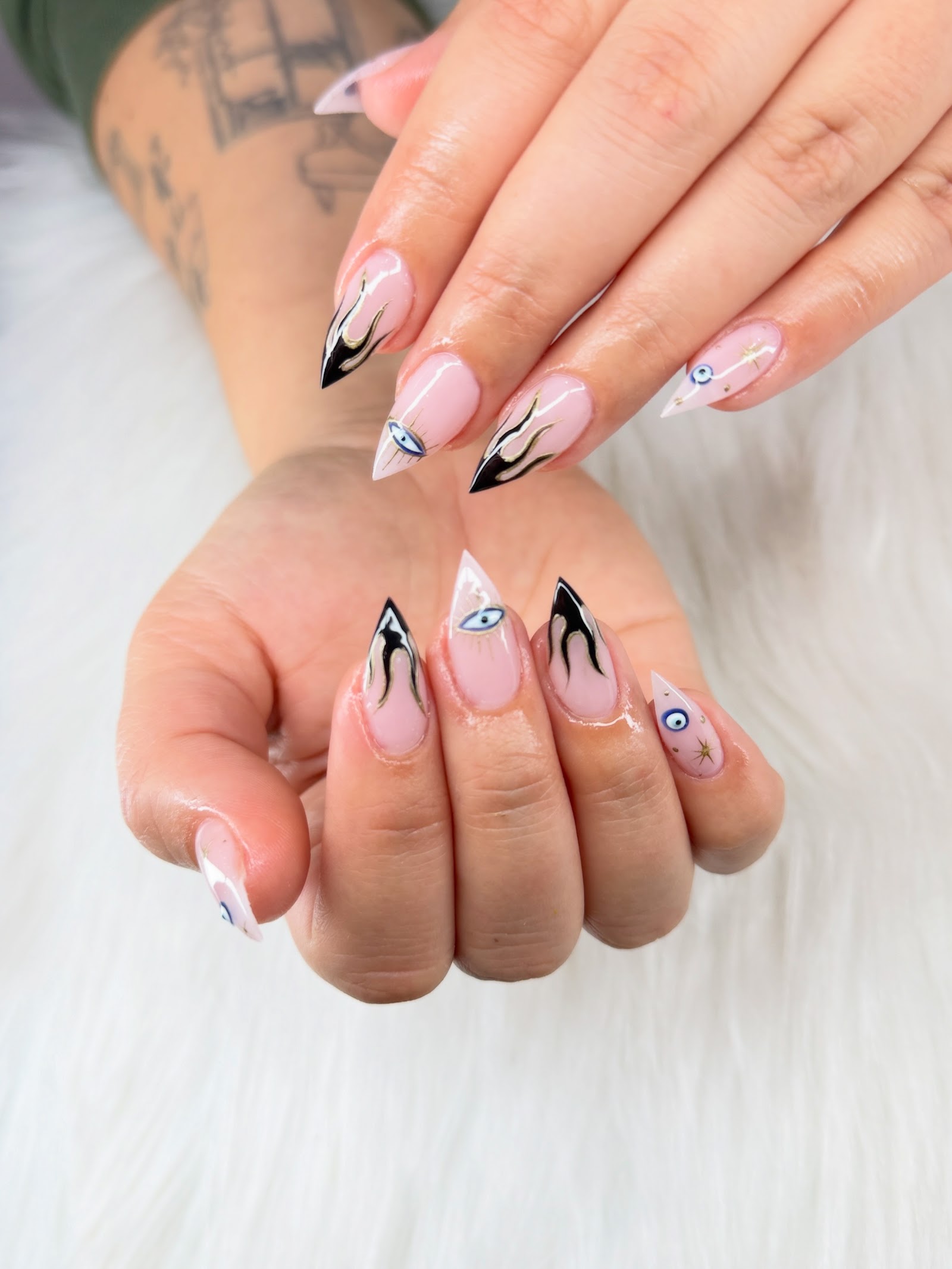 Vida Nails & Spa logo